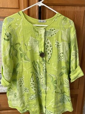 Lime Green Floral Button-Front Women’s Top